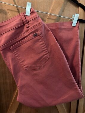 UP Women's Mid-Rise Crop Jeans in Dusty Rose SIZE 10